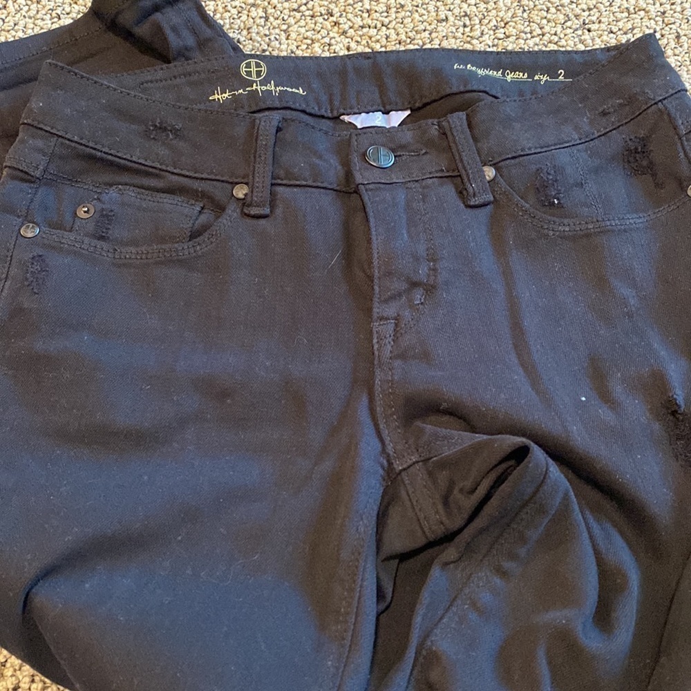 Hot in Hollywood Boyfriend Cut Black Jeans Size 2 w/ Distressing- Like New - Picture 7 of 13